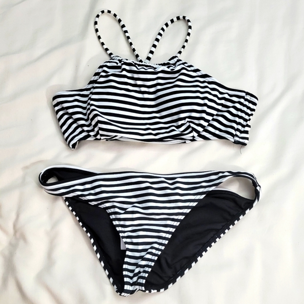 Stripped high neck bikini